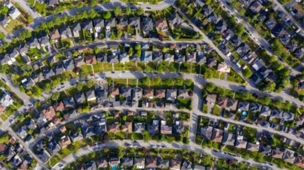 加拿大房价飞涨！千禧一代年轻人想买房难上加2