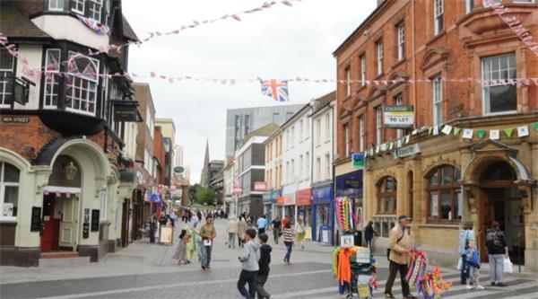 杀回伦敦！逃离城市中心的年轻人正在返回途中3