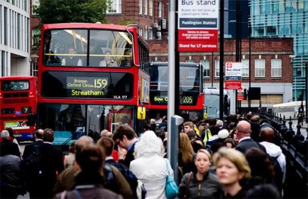 杀回伦敦！逃离城市中心的年轻人正在返回途中4