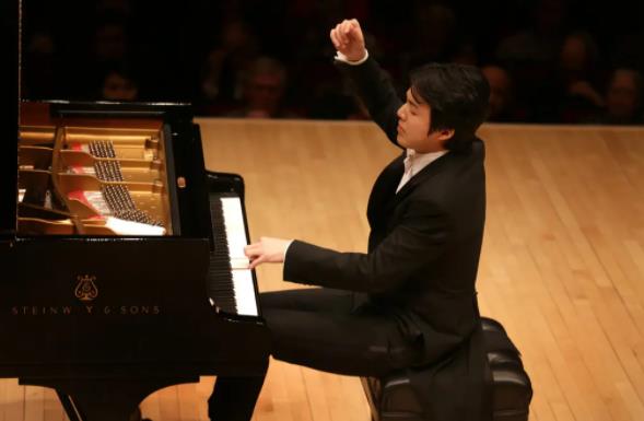 恐难翻身！钢琴王子作品下架已被除名！中国网友怒怼纽约时报2