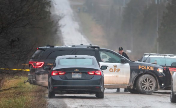 14岁女孩平安夜被警方击中！民众呼吁全球加强警察问责制和透明度4