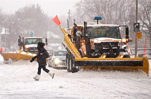 妙招!安省全民铲雪!这样做可轻松避免市政铲雪车形成的雪坝1 妙招!安省全民铲雪!这样做可轻松避免市政铲雪车形成的雪坝1