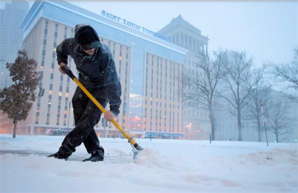 10万户断电！7000个航班取消！冬季风暴席卷全美1