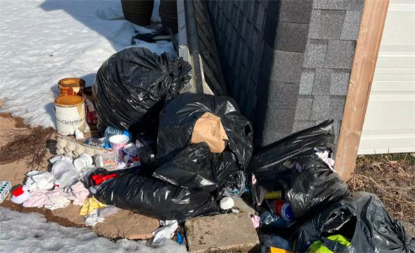 多伦多最倒霉房东！租客拒付租金，突然消失把房子搞得一团糟！3