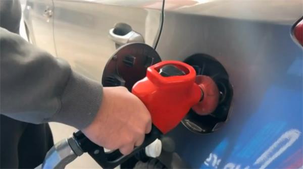 当心毁车偷油！加拿大油价飙升犯罪分子盯上汽车油箱3