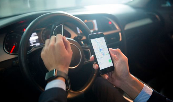 机智！一位美国妈妈用手机这一功能成功追踪到被盗匪劫走的儿子1