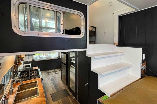 20万加元就可置业安家！大多伦多地区一艘小型船屋登上热搜2