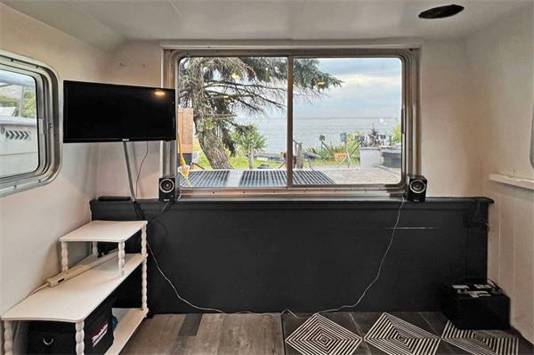 20万加元就可置业安家！大多伦多地区一艘小型船屋登上热搜3