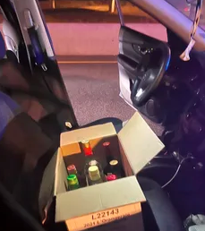 80岁老年司机醉驾闯被封的交通事故现场！一女子在超市停车场被持枪劫2