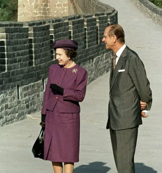 伦敦桥倒了！第一位访问中国的英国君主伊丽莎白二世逝世3