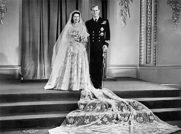 英国女王走了，在位70年结束了近百年的传奇人生10