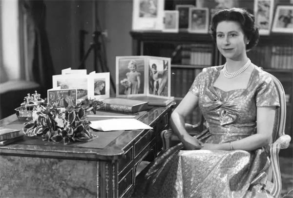 英国女王走了，在位70年结束了近百年的传奇人生13