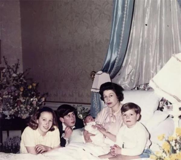 英国女王走了，在位70年结束了近百年的传奇人生14