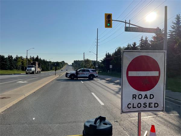 华人聚集的万锦市发生严重车祸，警察被迎面车头撞至身亡3