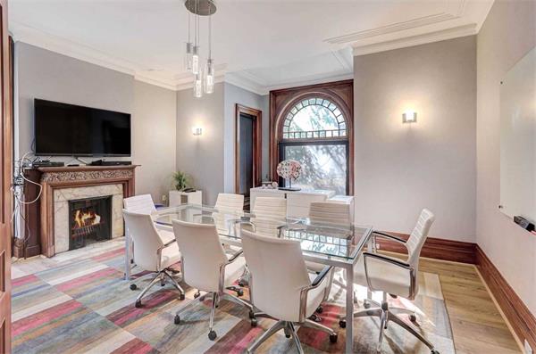 多伦多超过700万的办公室长什么样？6