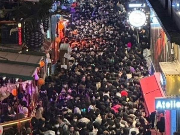 首尔万圣节活动中踩踏事件造成至少149人死亡1