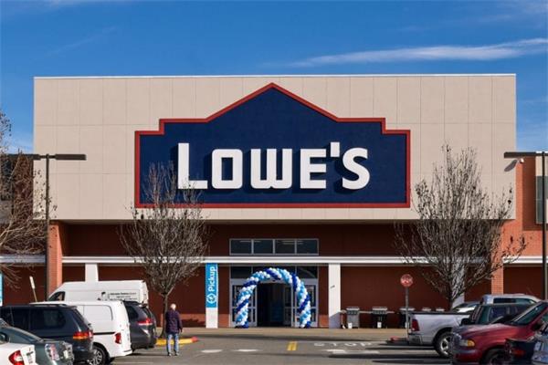 Lowe's连锁店以出售其在加拿大的零售业务给美国私募股权公司1