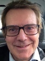 67 岁私教性侵多名未成年学生,警察已发出逮捕令1 67 岁私教性侵多名未成年学生,警察已发出逮捕令1