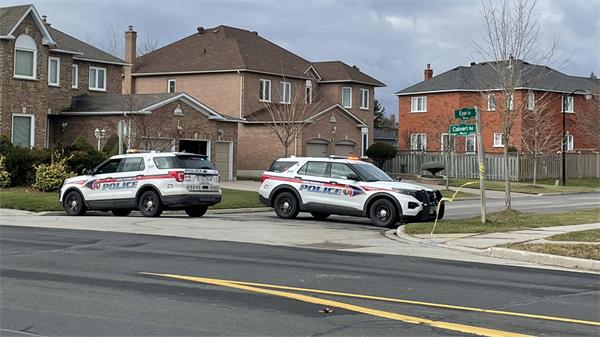 警察在万锦市开枪击毙一人，案件和近日连续发生的抢劫事件有关1