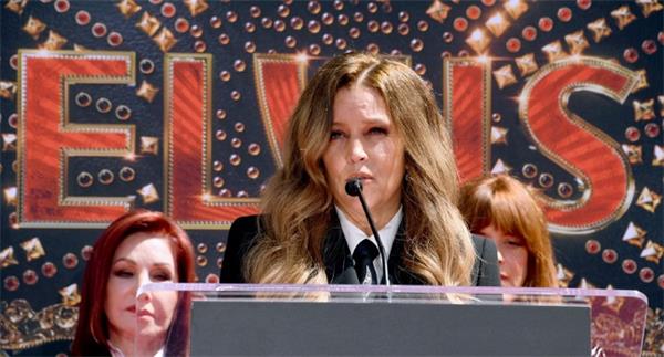 【视频】猫王的女儿丽莎·玛丽·普雷斯利去世，享年 54 岁1