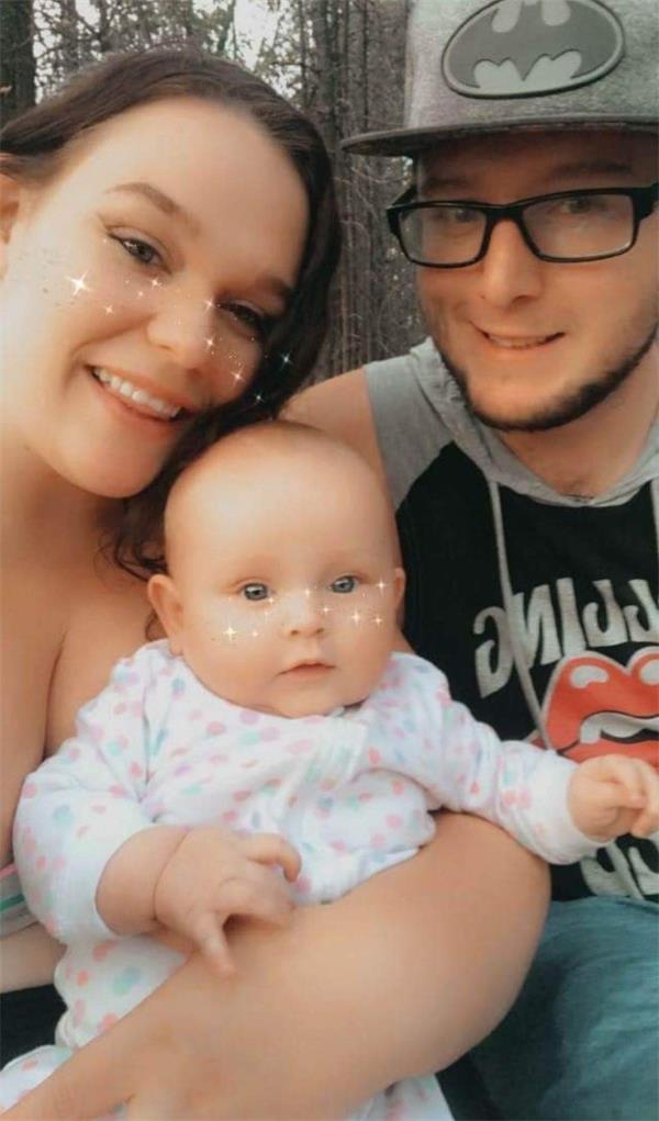 一名刚出生 8 天的婴儿和另外两人在 BC 高速公路上的车祸中丧生1 一名刚出生 8 天的婴儿和另外两人在 BC 高速公路上的车祸中丧生1