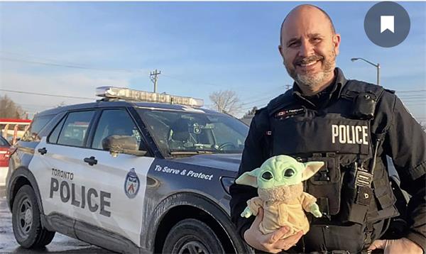 这位警察在社交媒体的“调侃” 惹众怒了1