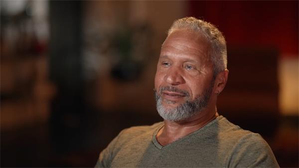 安大略男子在被收养55年后找到亲生父母1