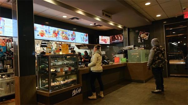 大家用不同的原因给出一个星来评价这间麦当劳1 大家用不同的原因给出一个星来评价这间麦当劳1