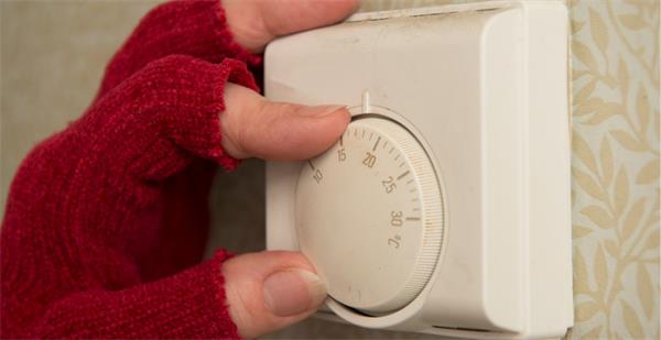 “滚出去”:租户因过度使用暖气而被驱逐后起诉房东1 “滚出去”:租户因过度使用暖气而被驱逐后起诉房东1