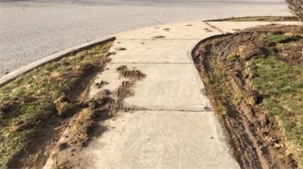 “这绝对是荒谬的”,世佳宝的房主对人行道犁的反复损坏感到不满1 “这绝对是荒谬的”,世佳宝的房主对人行道犁的反复损坏感到不满1