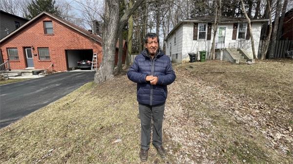 几年前“失踪”的夫妇遗弃的房子成为邻居的噩梦1