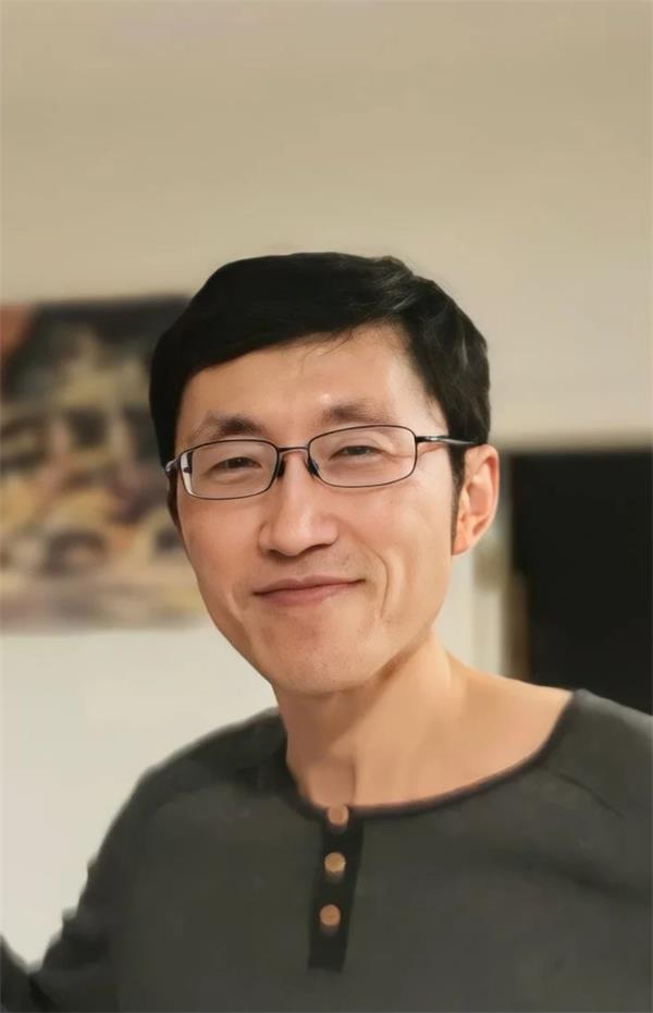 在 401 高速公路上被逆向司机撞死的华裔男子的家人感谢人们的帮助2