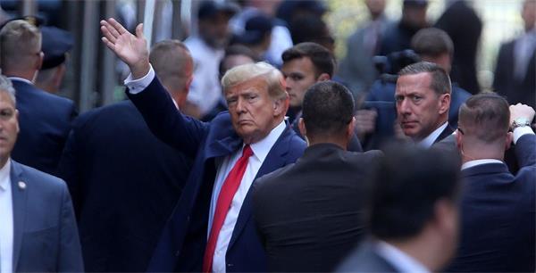 陪审团裁定唐纳德特朗普在 90 年代性虐待和诽谤一位作家1 陪审团裁定唐纳德特朗普在 90 年代性虐待和诽谤一位作家1