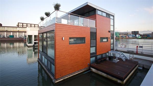 安大略省禁止在湖泊等省级水道上建造“浮动房屋”1 安大略省禁止在湖泊等省级水道上建造“浮动房屋”1