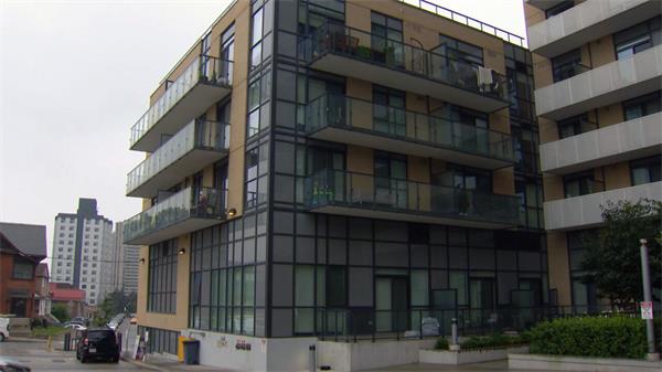 西区两栋大楼的租户周六举行租金罢工集会1