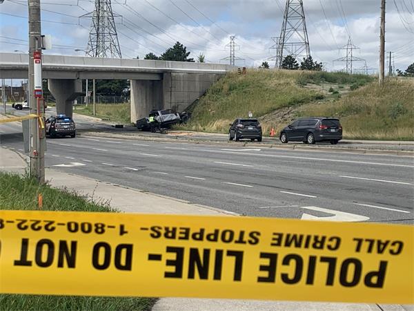 怡陶碧谷区一名男子试图逃离警方追捕后撞车死亡1 怡陶碧谷区一名男子试图逃离警方追捕后撞车死亡1