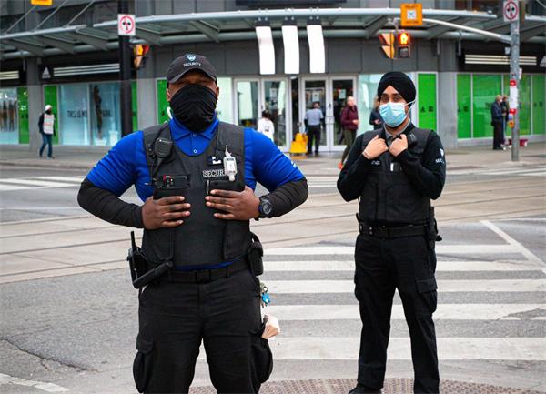 【视频】保安的职位迎来数百人应聘1