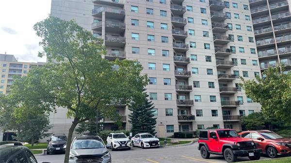 伦敦公寓内发现两人死亡，警方正在调查1