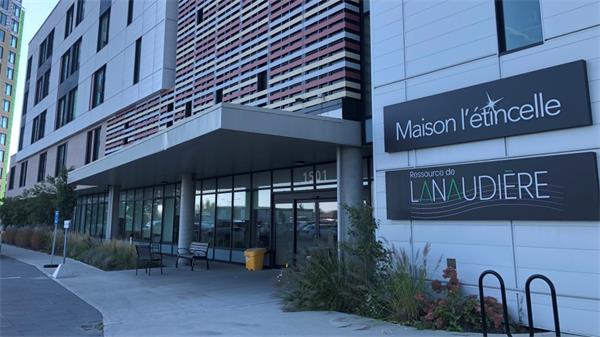 79 岁妇女在魁北克老人住所里被杀，嫌疑人81岁在医院接受监视2