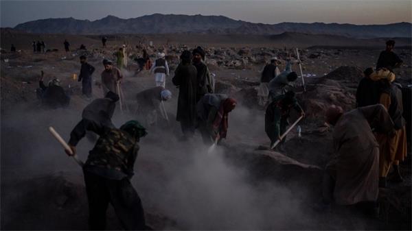 阿富汗部分地区发生 6.3 级地震，是该国近代史上最具破坏性的地震1