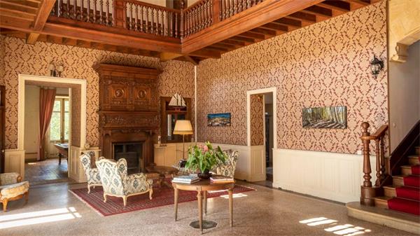 安省的一对夫妇用四居室房屋换了法国的一个城堡2 安省的一对夫妇用四居室房屋换了法国的一个城堡2