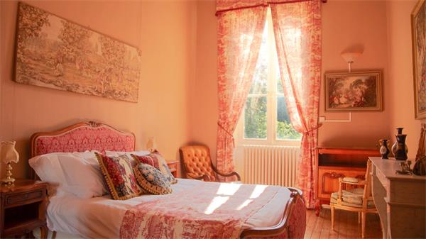 安省的一对夫妇用四居室房屋换了法国的一个城堡3 安省的一对夫妇用四居室房屋换了法国的一个城堡3