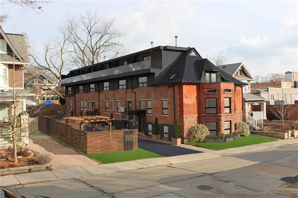 一千万就可以购买到多伦多一整栋全新装修的联排屋共10个单元1 一千万就可以购买到多伦多一整栋全新装修的联排屋共10个单元1