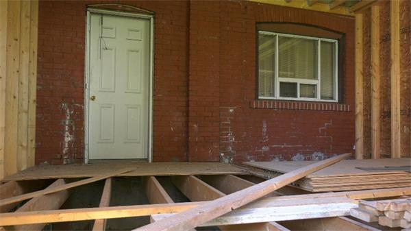 “我感觉被骗了”多伦多女子为没有完成的厨房装修支付了超过10万加元1 “我感觉被骗了”多伦多女子为没有完成的厨房装修支付了超过10万加元1