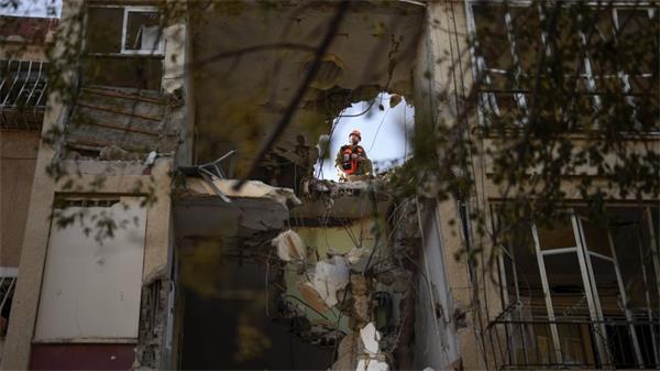 以色列军队在预期入侵之前对加沙进行另一次地面袭击1