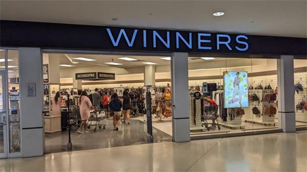 Winners 现在正在雇佣警察来保卫他们在多伦多的一些商店1
