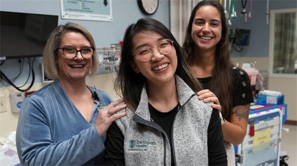 一名年轻护士在接受这种情况的训练时心脏骤停。护士同事救了她的命1