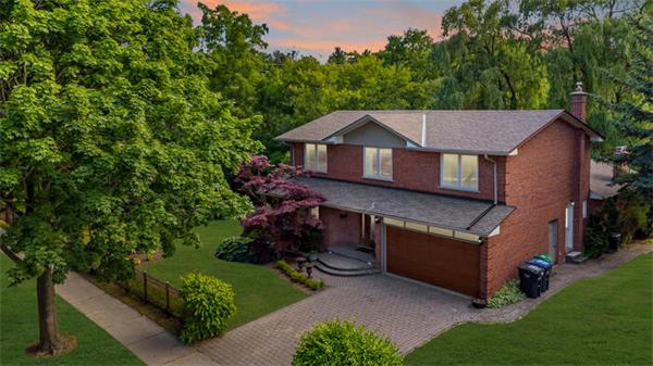 【视频】11 次挂牌出售房子失败后，亏本降价80万加币贱卖1