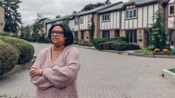 2011年多伦多母亲因残疾女儿死亡而被判一级谋杀罪名不成立1 2011年多伦多母亲因残疾女儿死亡而被判一级谋杀罪名不成立1