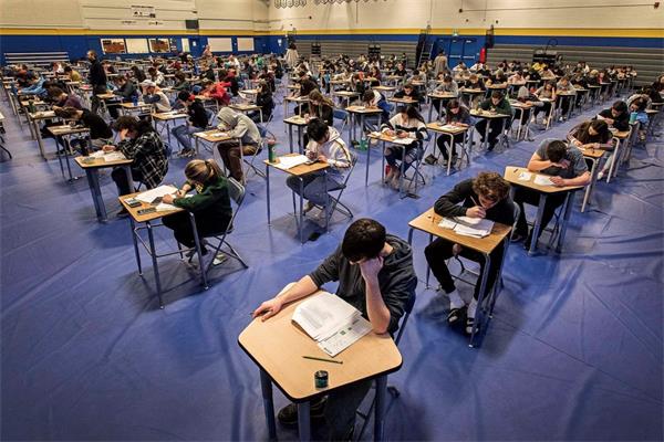 艾伯塔省前院长因窥探文凭考试、伪造成绩而被吊销资格1